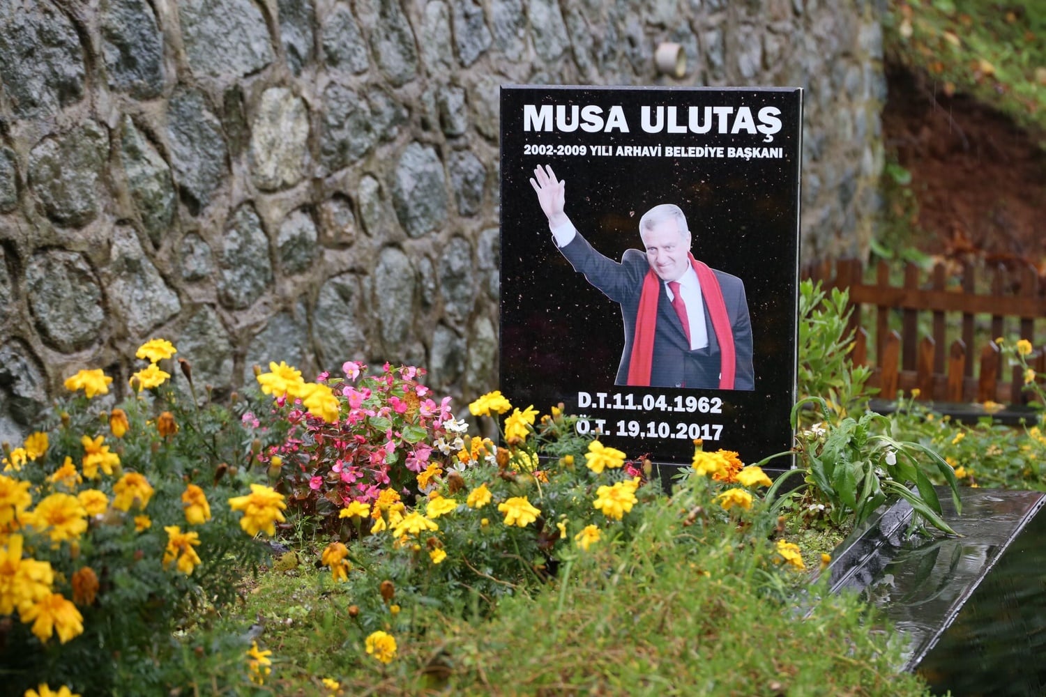 Arhavi Geçmiş Dönem Belediye başkanı Musa Ulutaş Kabri Başında Anıldı...