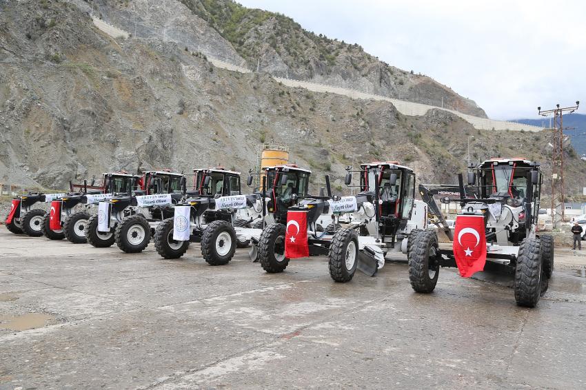 Artvin İl Özel İdaresi İş Makinalarını Yeniledi