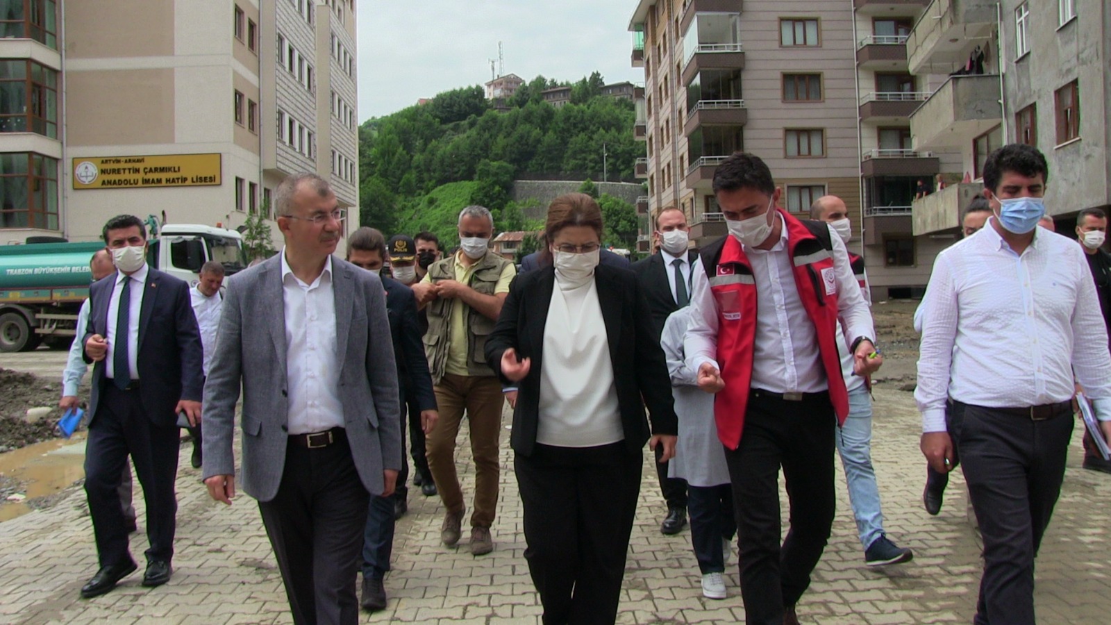 Bakan Yanık: sel sonrası ilçede son durumu inceledi.