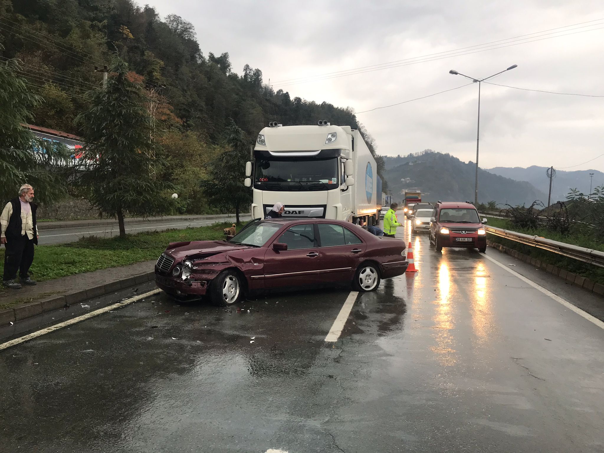 Son dakika! Hopa'da Kaza 1 yaralı