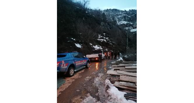 Borçka'da heyelan anı saniye saniye görüntülerdi