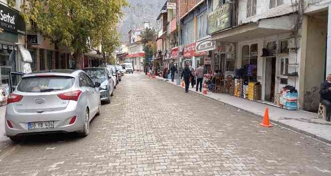 Sular altında kalacak ilçede trafik sorununa Karadeniz usulü çözüm