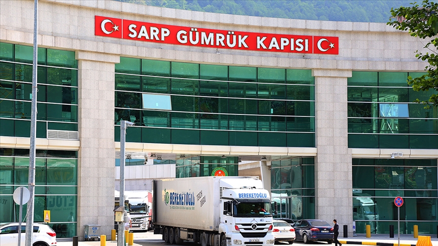 Sarp Sınır Kapısı’nda Günlük 718 Tır Geçişiyle Rekora gidiyor.