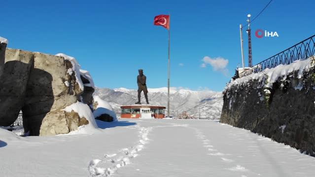 Türkiye'nin en büyük Atatürk heykelinden kış manzaraları